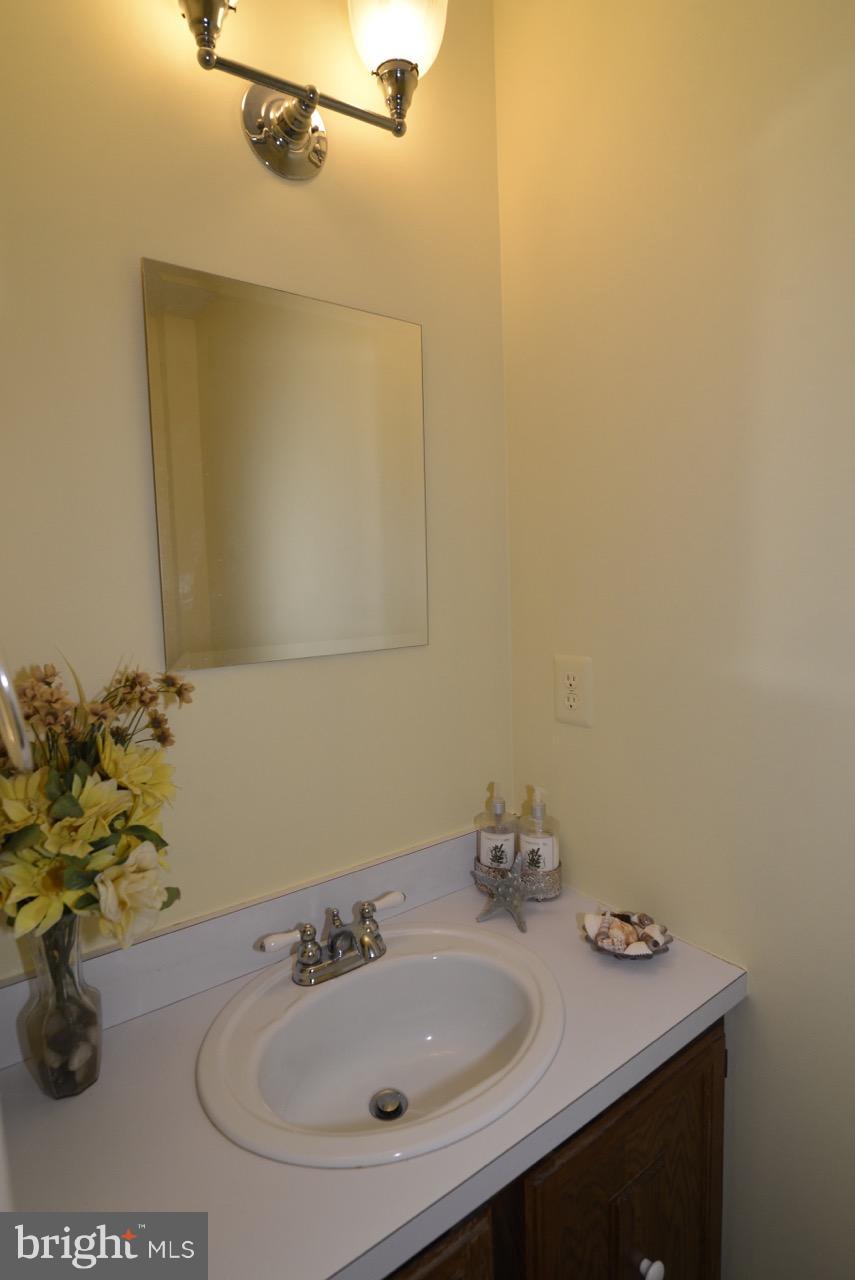 2252 Gunsmith Square Reston, VA 20191 - Photo 21 of 28 Bath