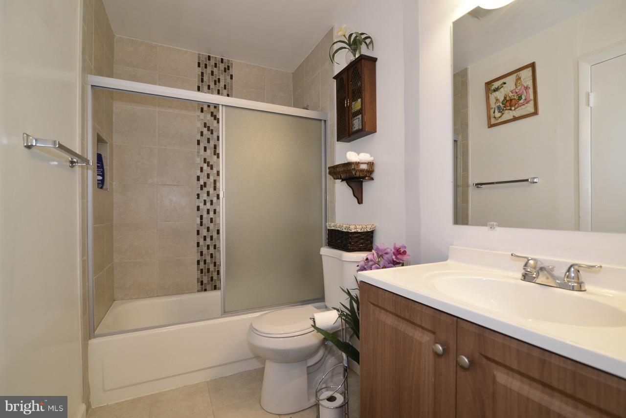 2252 Gunsmith Square Reston, VA 20191 - Photo 22 of 28 Bath