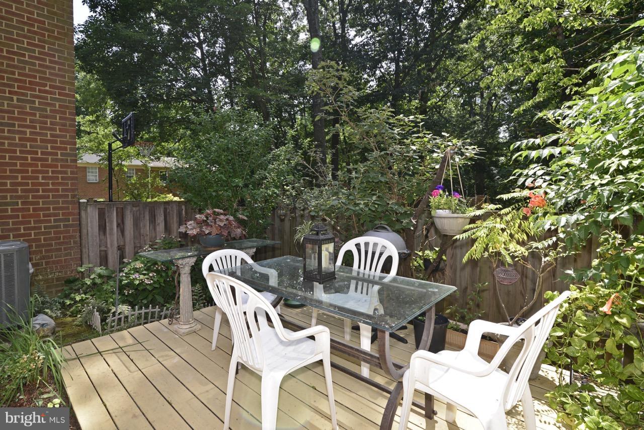 2252 Gunsmith Square Reston, VA 20191 - Photo 4 of 28 Exterior (Rear)