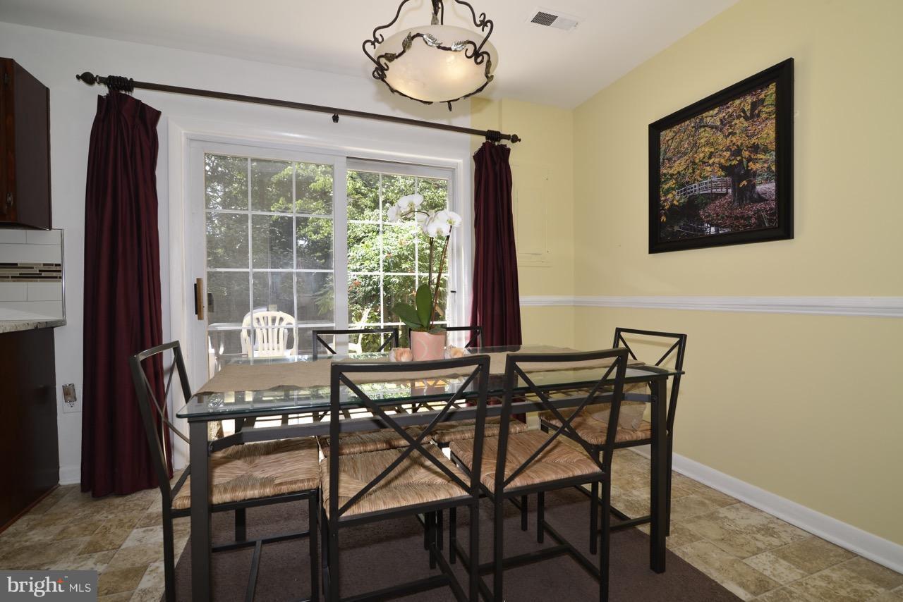 2252 Gunsmith Square Reston, VA 20191 - Photo 9 of 28 Dining Room