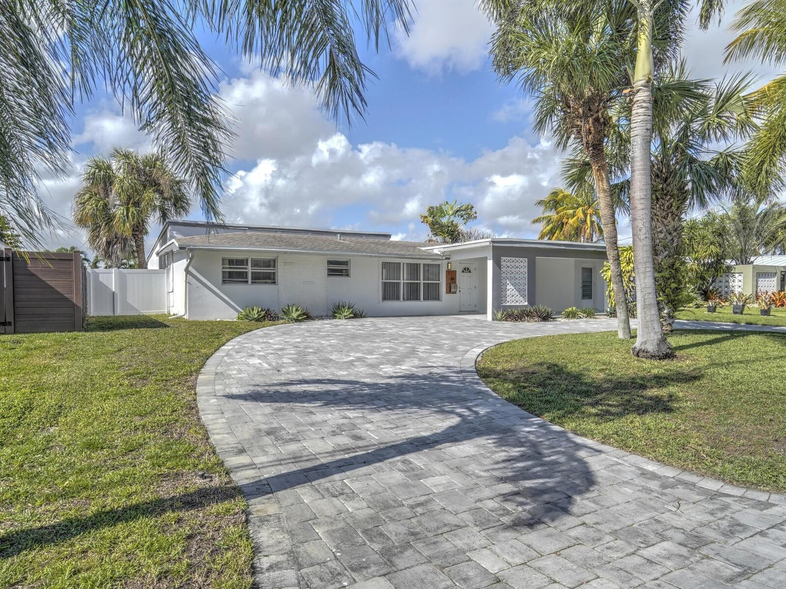 1621 Southwest 3rd Avenue Pompano Beach, FL 33060 - Photo 2 of 20 Photo 2