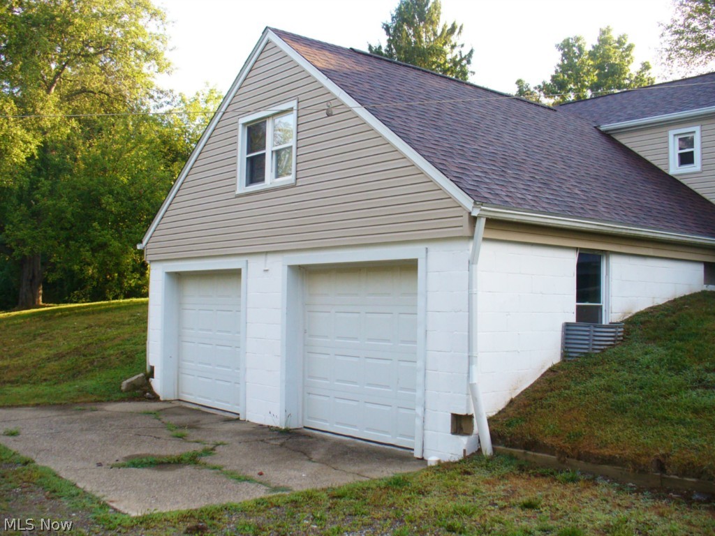 2140 South Cleveland Massillon Road Akron, OH 44321 - Photo 2 of 6