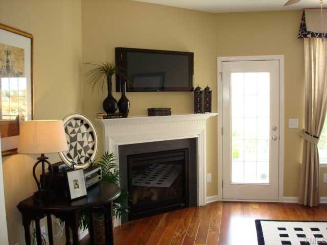 3102 Berkeley Street Raleigh, NC 27612 - Photo 3 of 7 Family Room