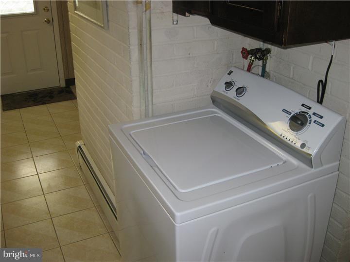 3212 Holyoke Road Philadelphia, PA 19114 - Photo 12 of 22 Laundry Room