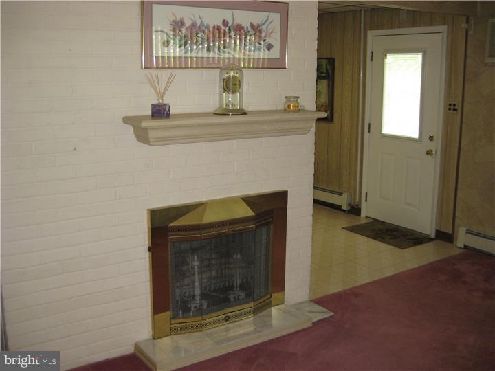 3212 Holyoke Road Philadelphia, PA 19114 - Photo 7 of 22 Fireplace