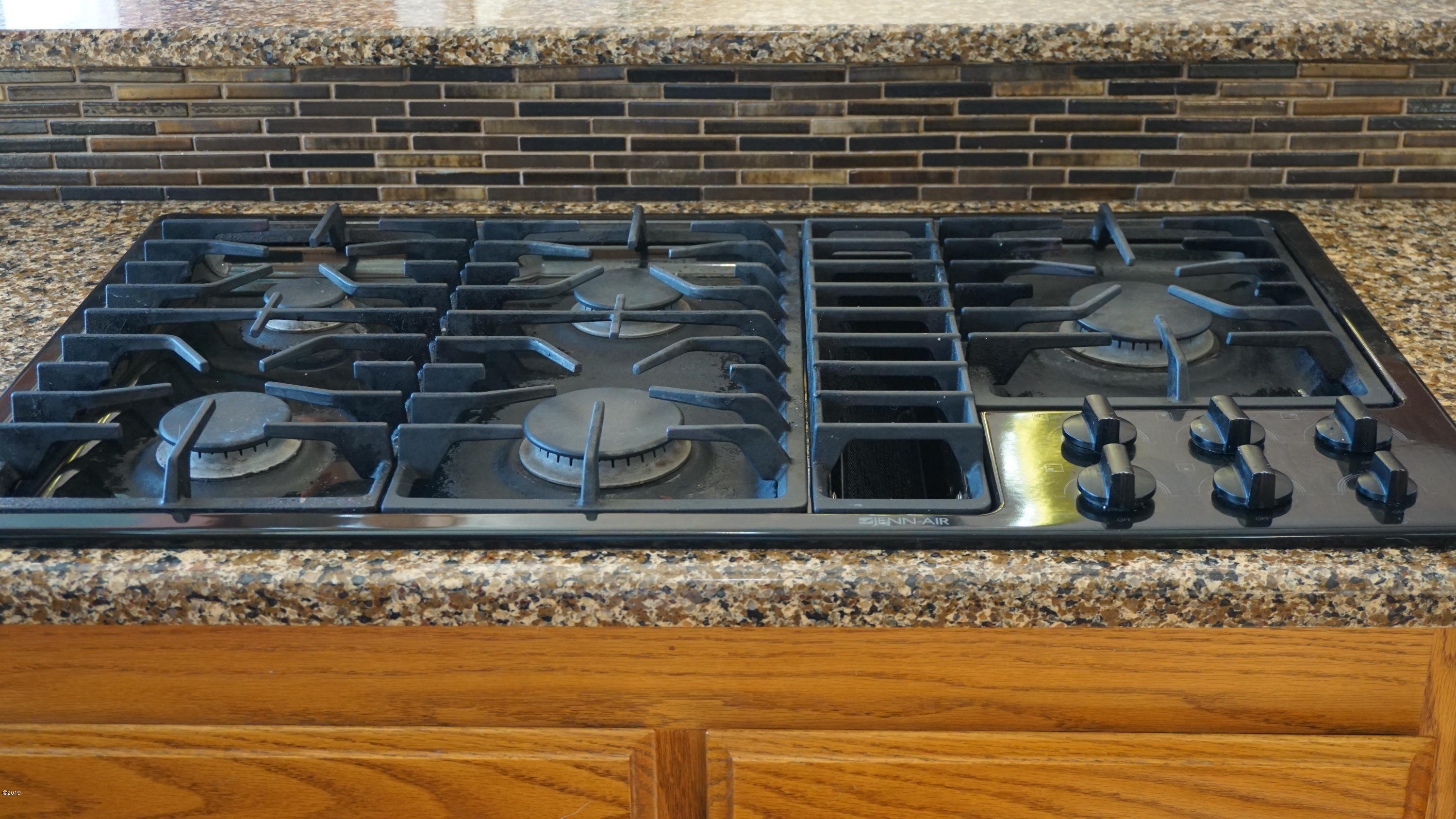 80 Reeves Circle Yachats, OR 97498 - Photo 9 of 30 Gas Cooktop