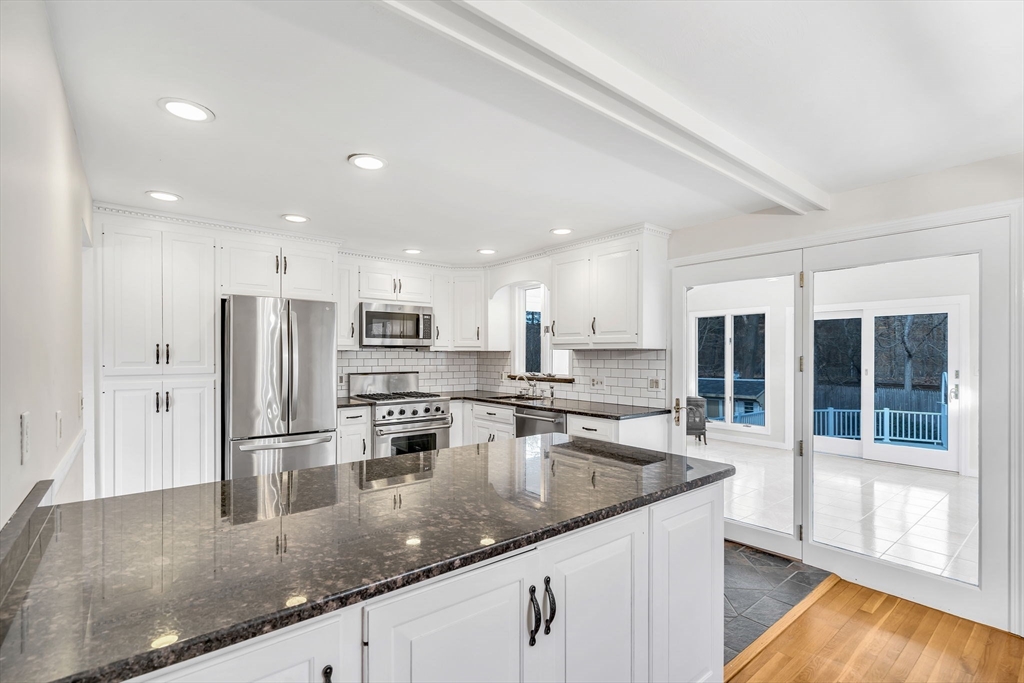 20 Westgate Road Framingham, MA 01701 - Photo 3 of 42 Gallery Image 3