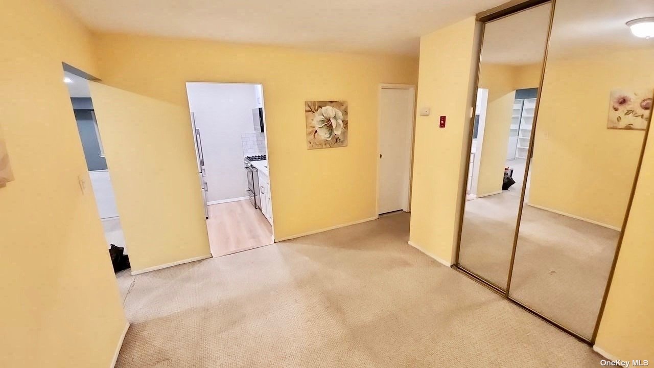 6 Boulder Court Coram, NY 11727 - Photo 7 of 19