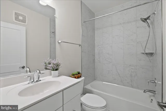 $3,250 | 4128 Legato Road, Unit 53, Fairfax, VA 22033