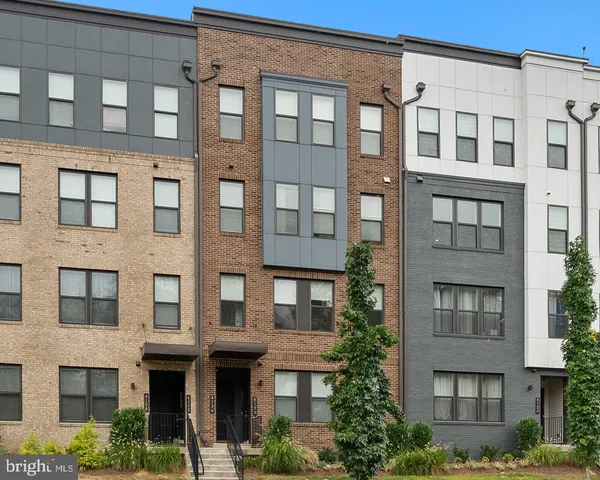 $3,250 | 4128 Legato Road, Unit 53, Fairfax, VA 22033