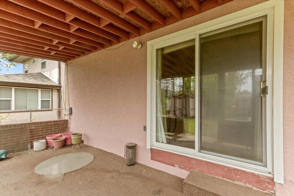 3175 Pine Valley Road Columbus, OH 43219 - Photo 23 of 25 23-Exterior Back