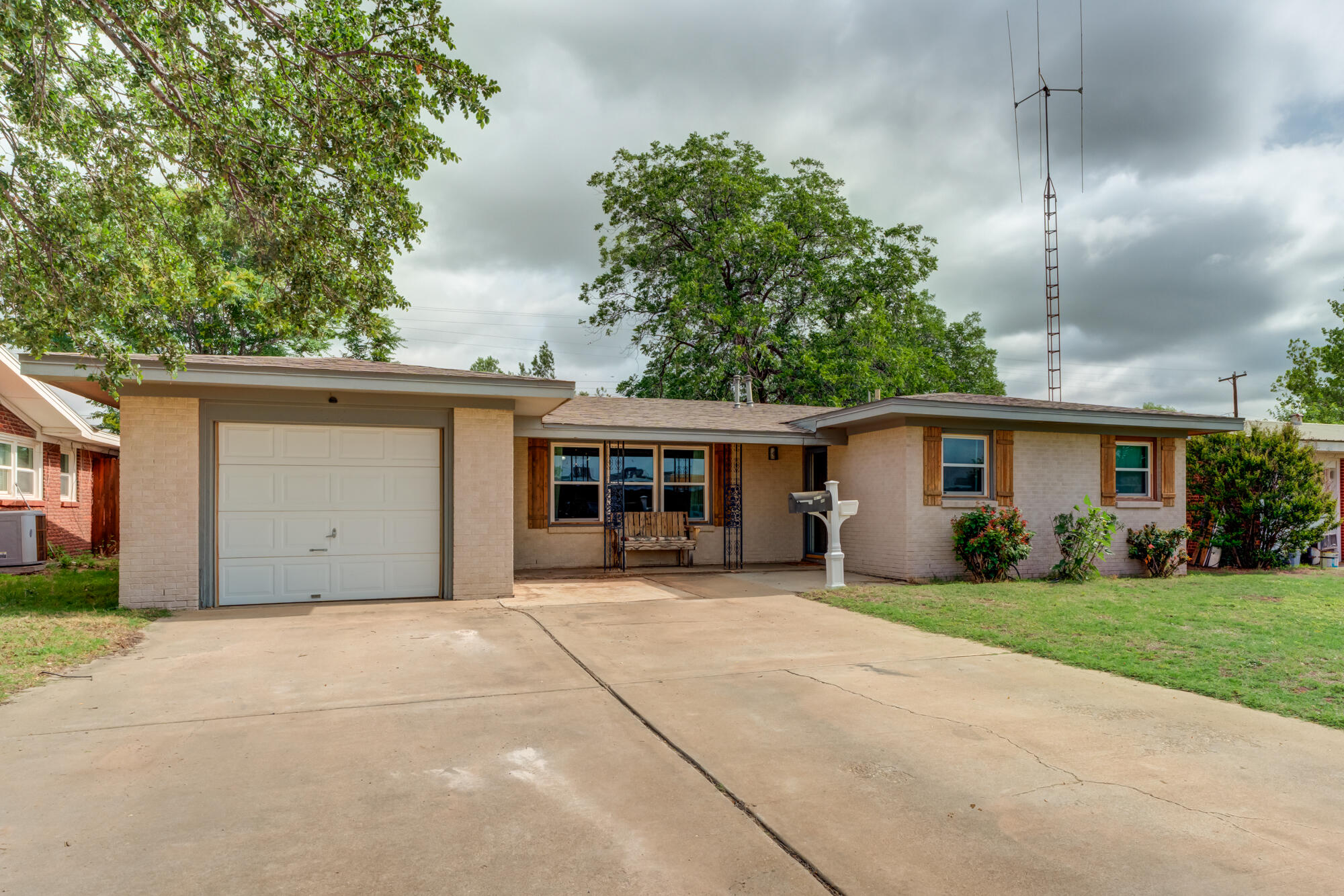 4818 46th Street Lubbock, TX 79414 - Photo 3 of 32 DSC03361_2_3_4_5