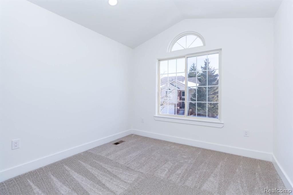 4908 Carrington Drive Rochester, MI 48306 - Photo 22 of 40 Gallery Image 22