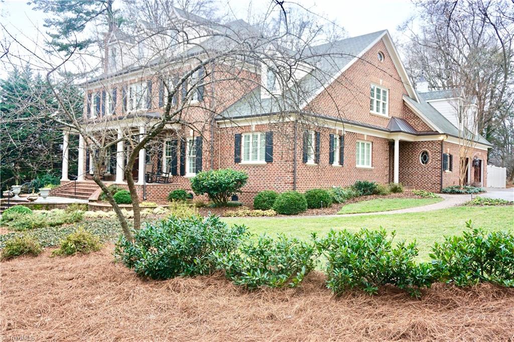 792 Roslyn Road Winston-Salem, NC 27104 - Photo 2 of 30 Gallery Image 2