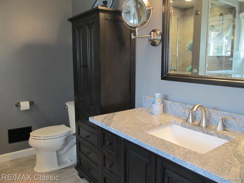 36755 Chesapeake Road Farmington, MI 48335 - Photo 19 of 36 UNADJUSTEDNONRAW_thumb_4a42.jpg