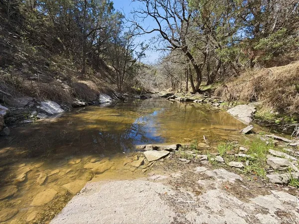 a black and white photo of a room