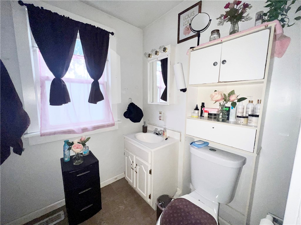 471 Brooks Avenue Rochester, NY 14619 - Photo 11 of 12