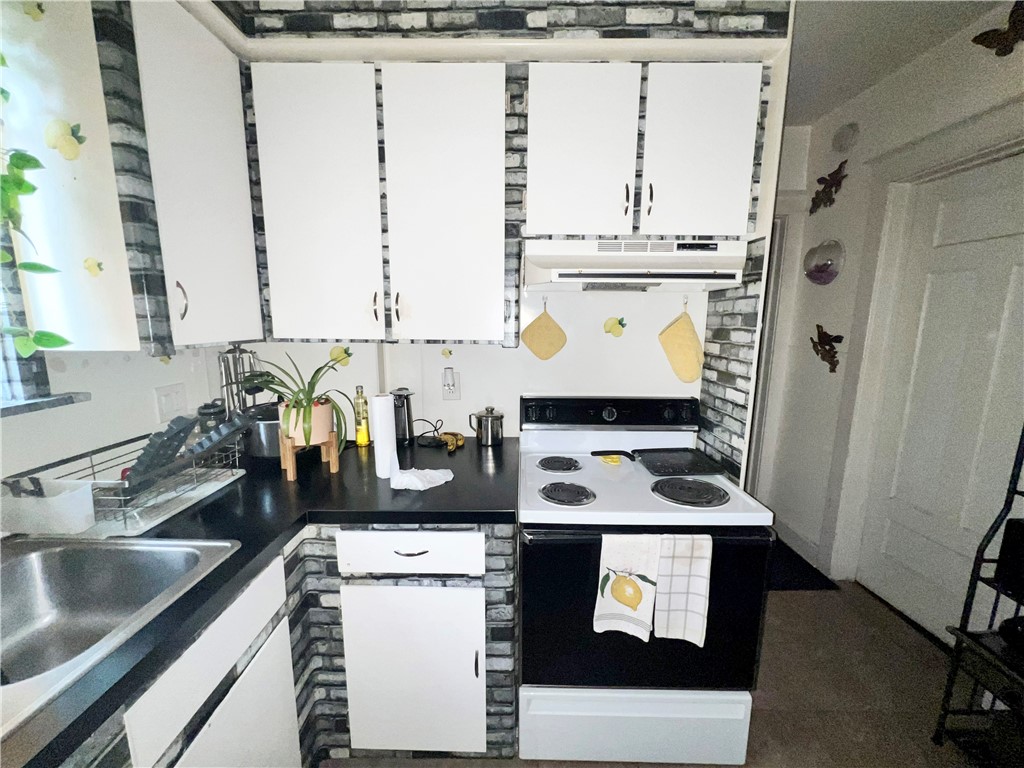 471 Brooks Avenue Rochester, NY 14619 - Photo 10 of 12