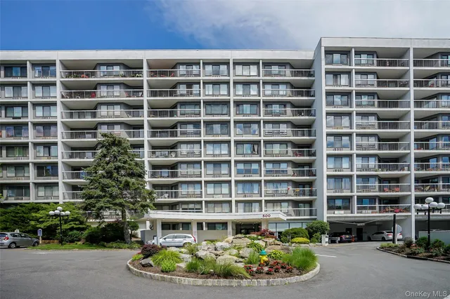 $535,000 | 500 High Point Drive, Unit 703, Hartsdale, NY 10530