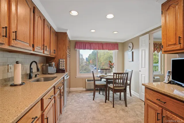 $535,000 | 500 High Point Drive, Unit 703, Hartsdale, NY 10530