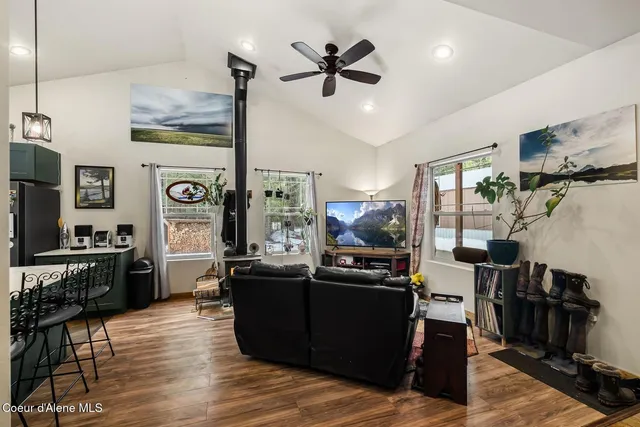 $760,000 | 870 Samuels Road, Sandpoint, ID 83864