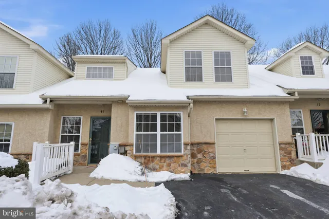 $365,000 | 41 Stuart Drive, East Norriton, PA 19401