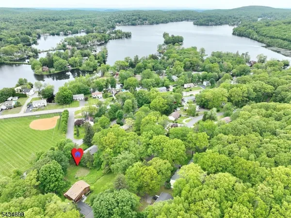 $549,900 | 64 Larchmont Drive, West Milford, NJ 07421