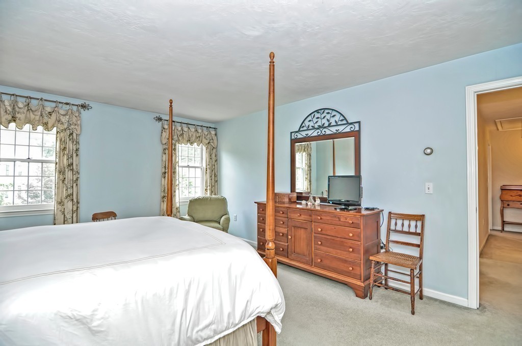 8 Vose Lane Walpole, MA 02032 - Photo 17 of 30 Gallery Image 17