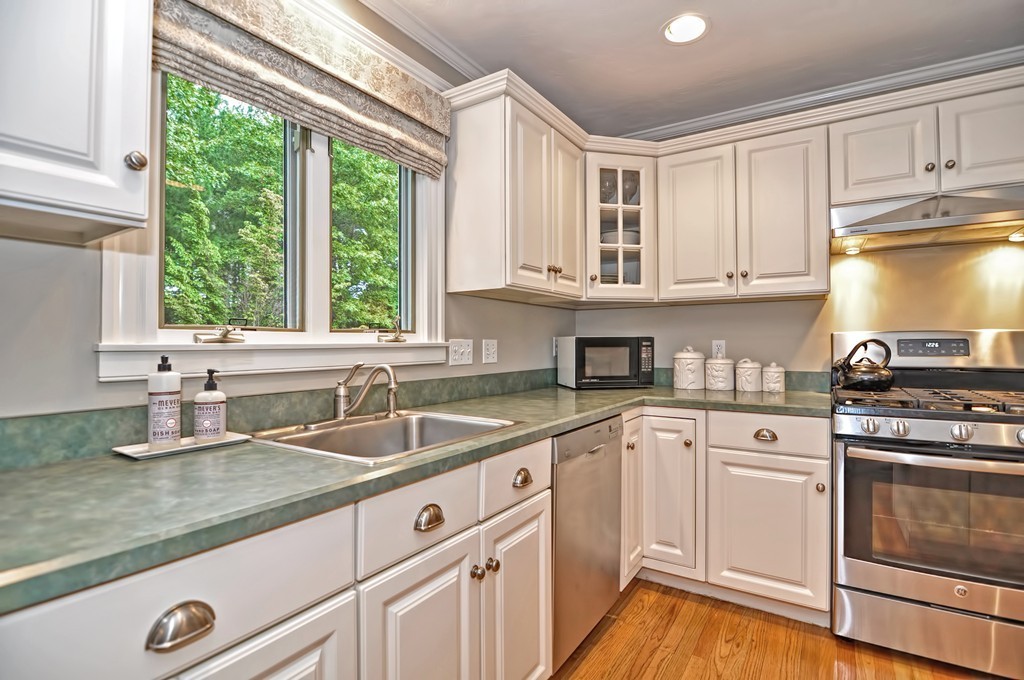 8 Vose Lane Walpole, MA 02032 - Photo 4 of 30 Gallery Image 4