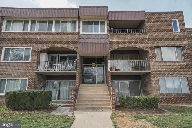 $248,800 | 454 Girard Street, Unit 103, Gaithersburg, MD 20877