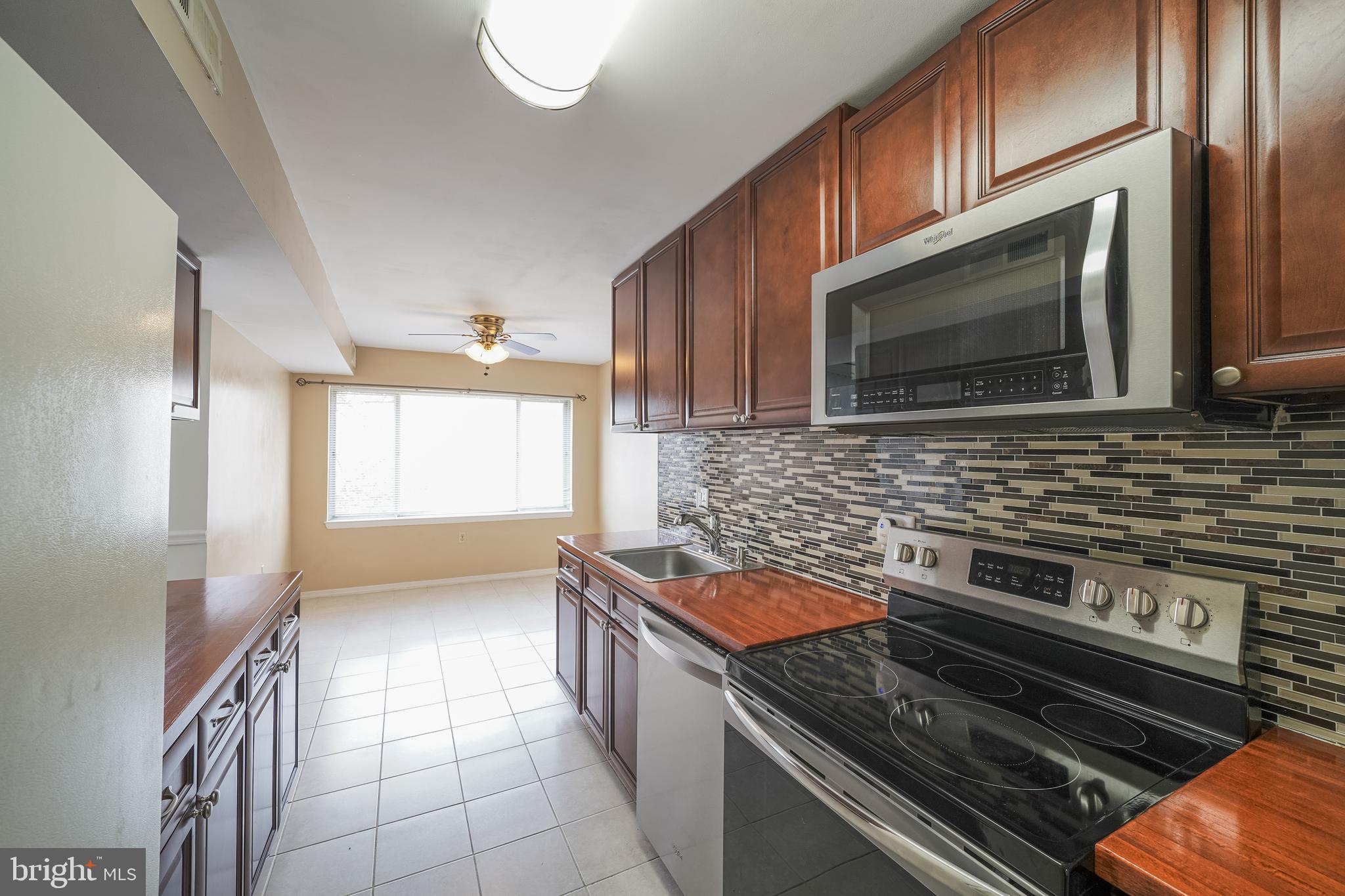 454 Girard Street, Unit 103 Gaithersburg, MD 20877 - Photo 15 of 46