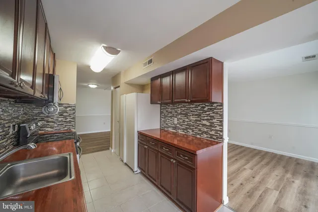 $248,800 | 454 Girard Street, Unit 103, Gaithersburg, MD 20877