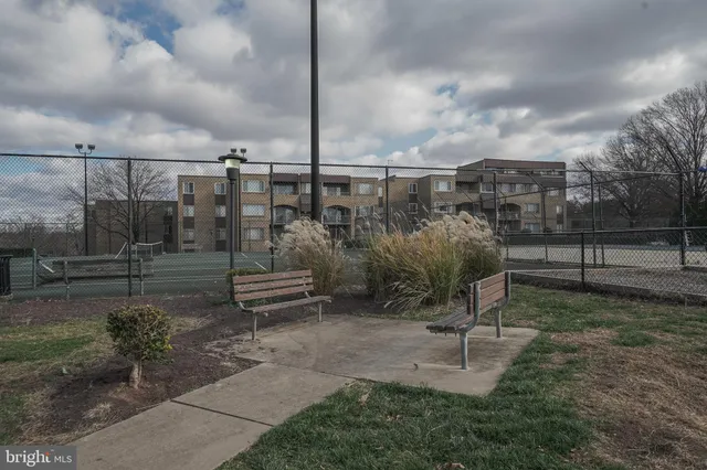 $248,800 | 454 Girard Street, Unit 103, Gaithersburg, MD 20877