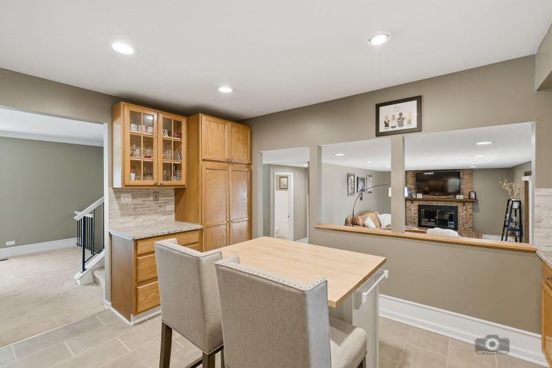 619 East Bauer Road Naperville, IL 60563 - Photo 10 of 27