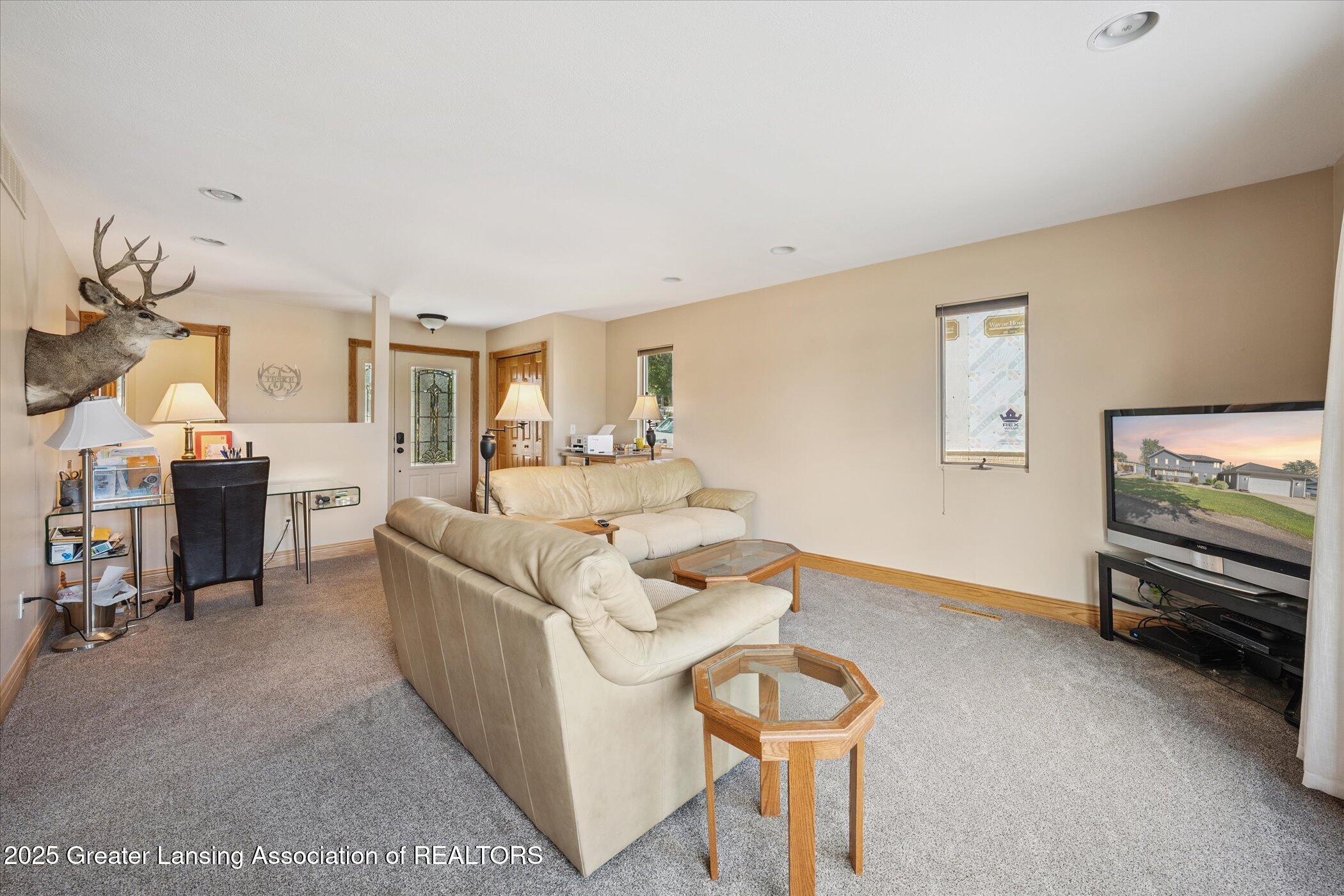 5512 Rays Drive Onsted, MI 49265 - Photo 8 of 42 08-5512-Rays-Dr-Onsted-MI-49265-WindowSt