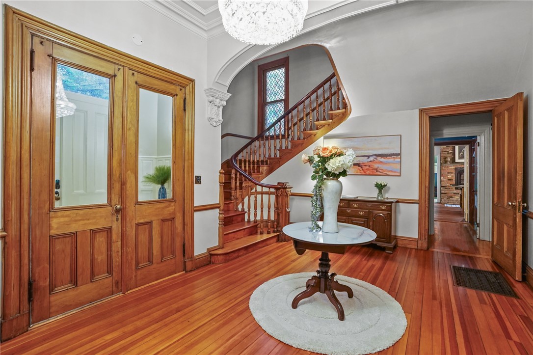 43 Old Beach Road Newport, RI 02840 - Photo 5 of 50