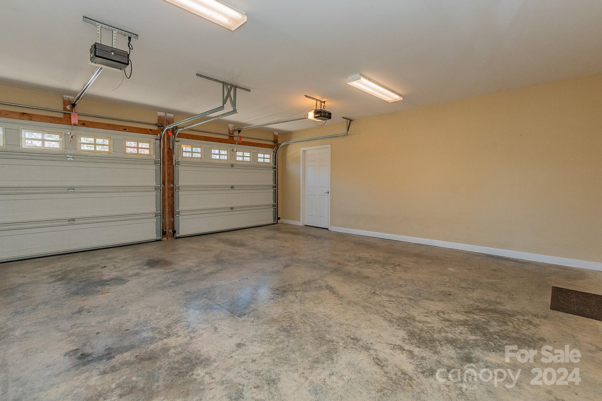 3211 Happy Hill Road Lexington, NC 27295 - Photo 34 of 44 a view of an empty room and windows