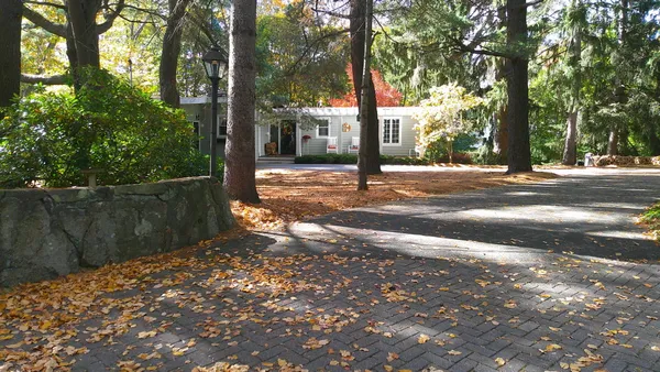 $985,000 | 21 Brackenbury Lane, Beverly, MA 01915