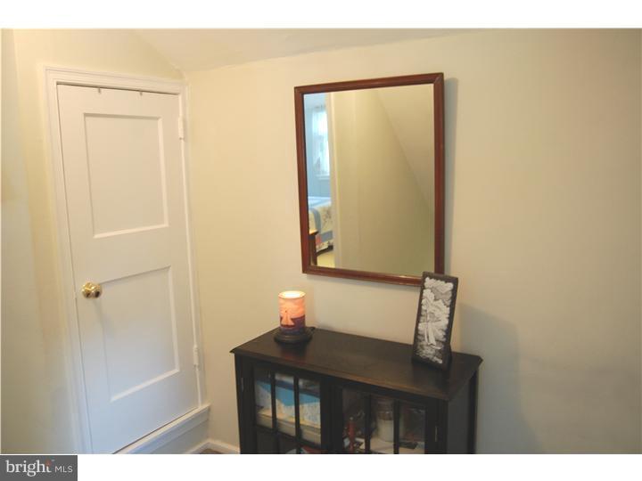 122 Garth Road Oreland, PA 19075 - Photo 13 of 22 Hallway