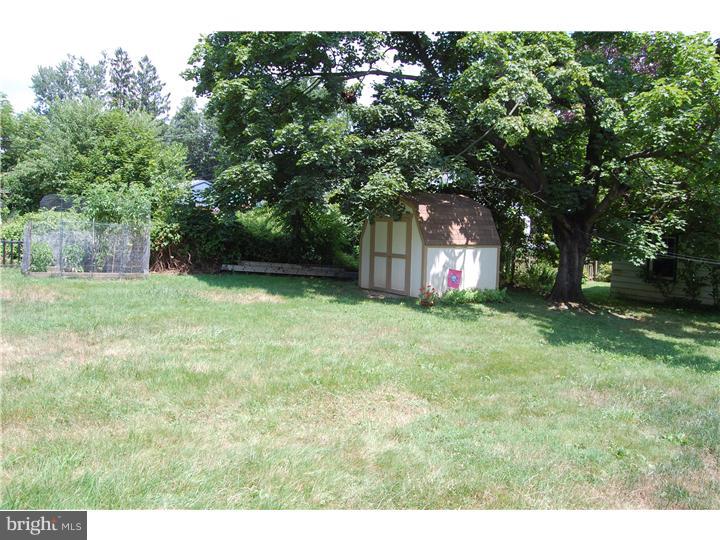122 Garth Road Oreland, PA 19075 - Photo 17 of 22 Back Yard