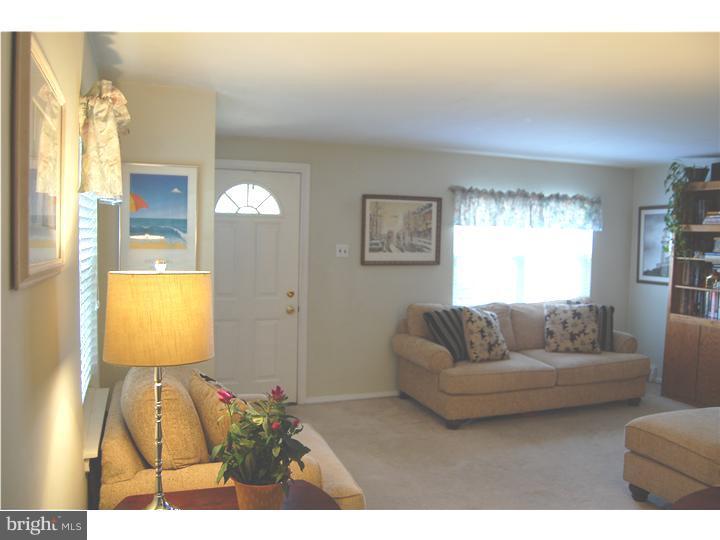 122 Garth Road Oreland, PA 19075 - Photo 3 of 22 Living Room