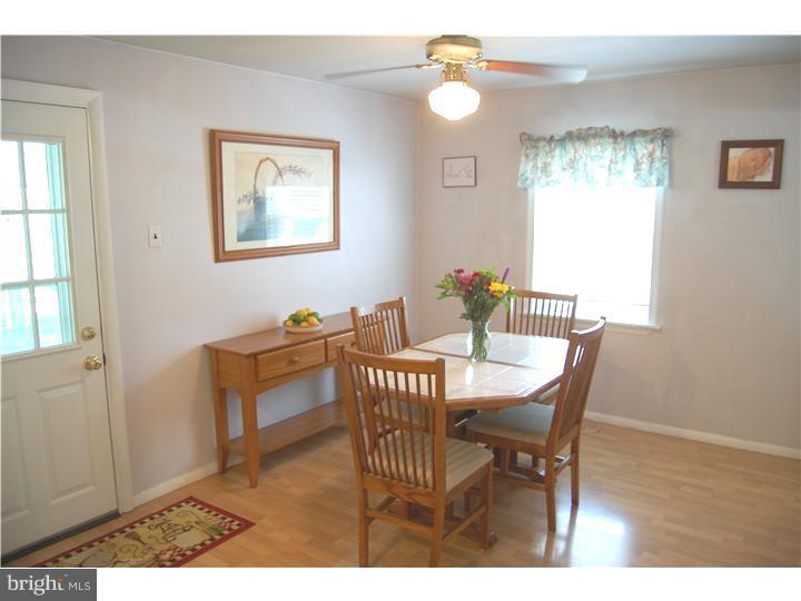 122 Garth Road Oreland, PA 19075 - Photo 7 of 22 Dining Room
