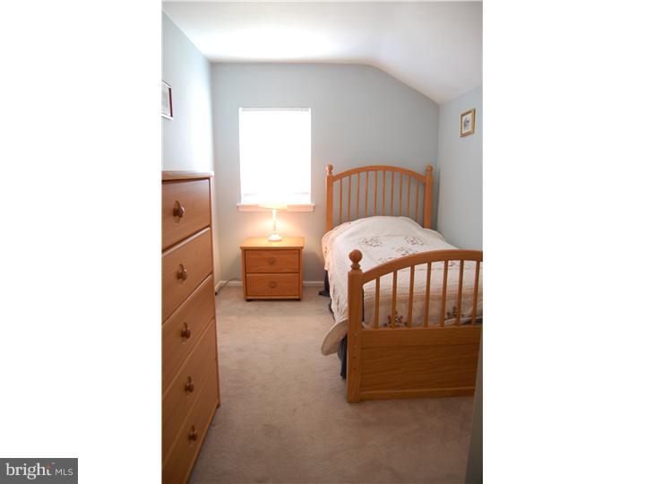 122 Garth Road Oreland, PA 19075 - Photo 8 of 22 Bedroom 3