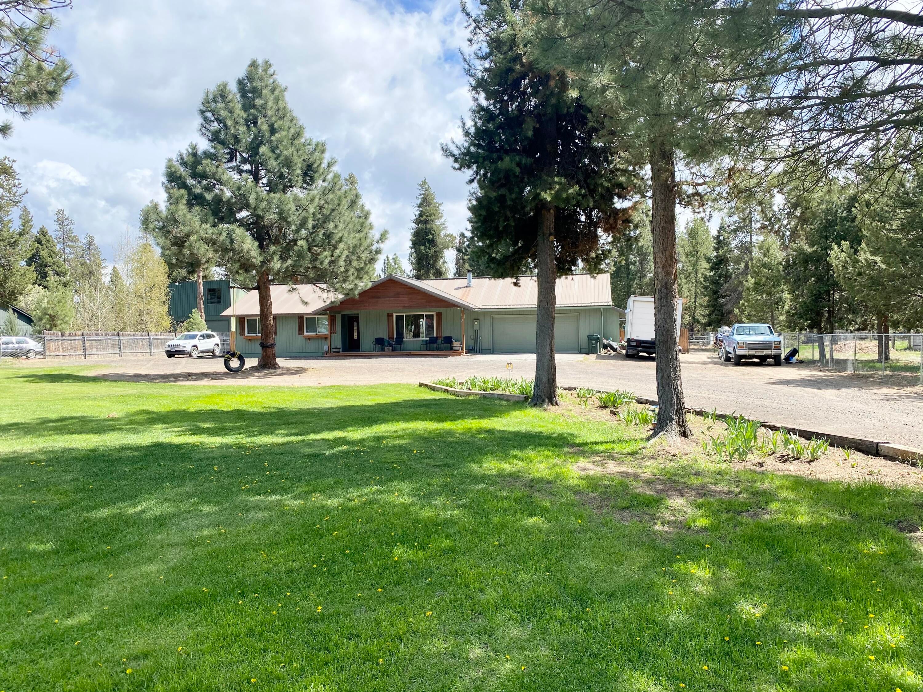 15485 Federal Road La Pine, OR 97739 - Photo 3 of 26 Landscaped Front Yard