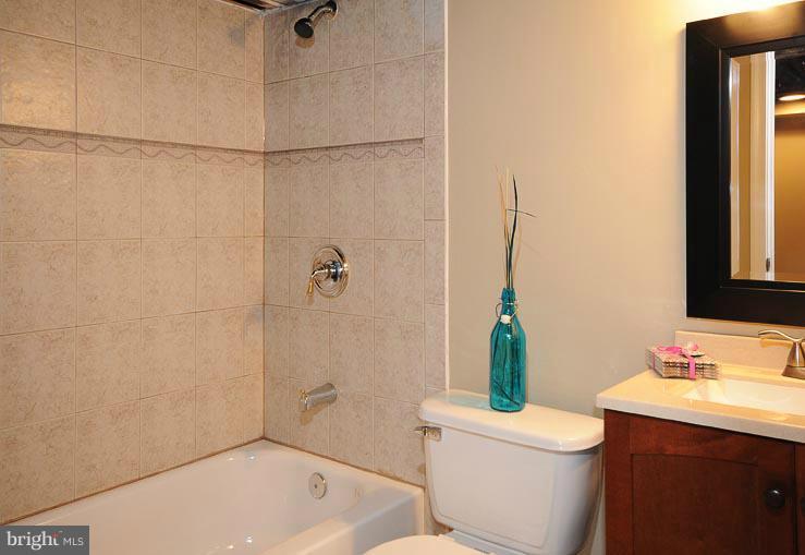 3613 Grantley Road Baltimore, MD 21215 - Photo 9 of 22 Bath