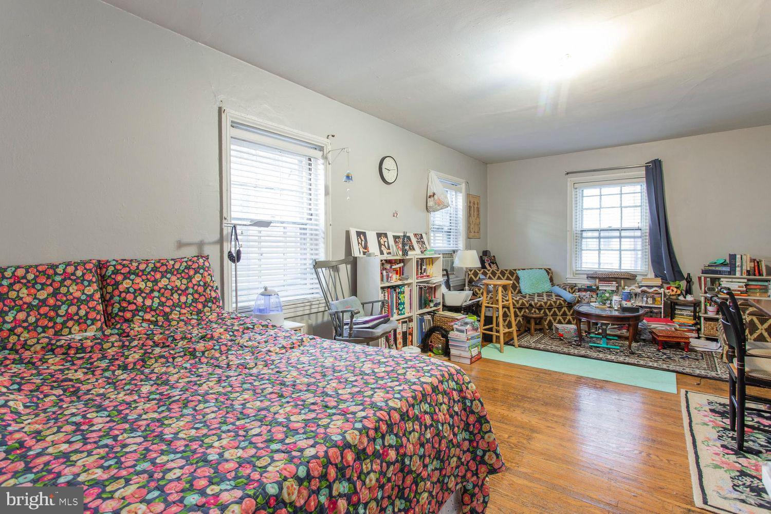 1807 Spruce Street, Unit 3R Philadelphia, PA 19103 - Photo 4 of 9