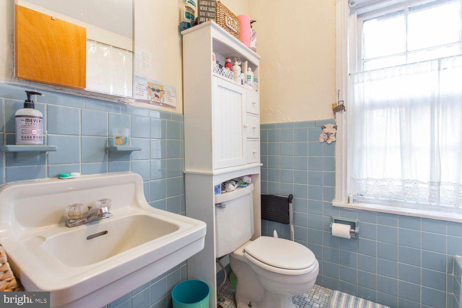 1807 Spruce Street, Unit 3R Philadelphia, PA 19103 - Photo 5 of 9