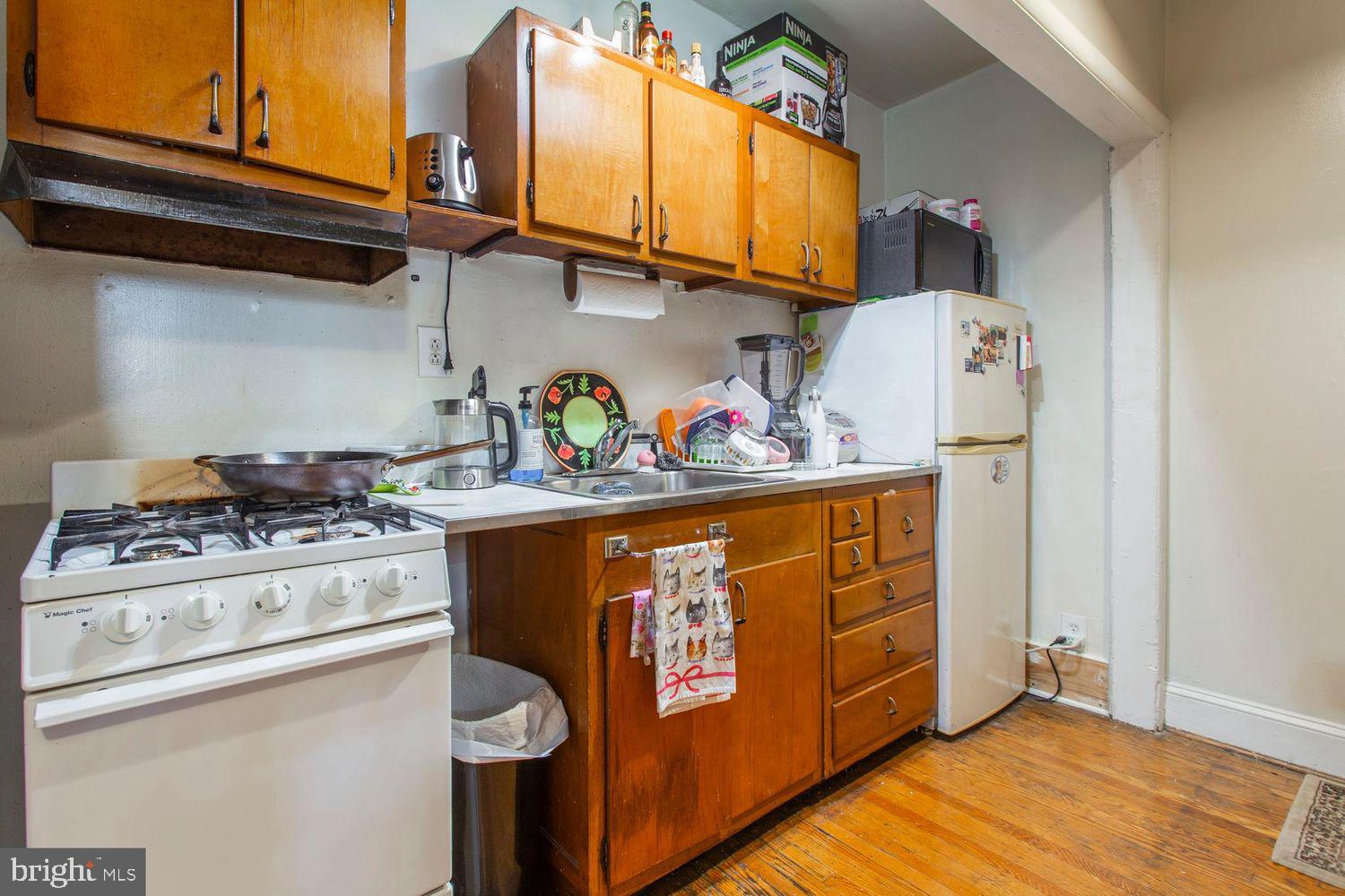 1807 Spruce Street, Unit 3R Philadelphia, PA 19103 - Photo 6 of 9