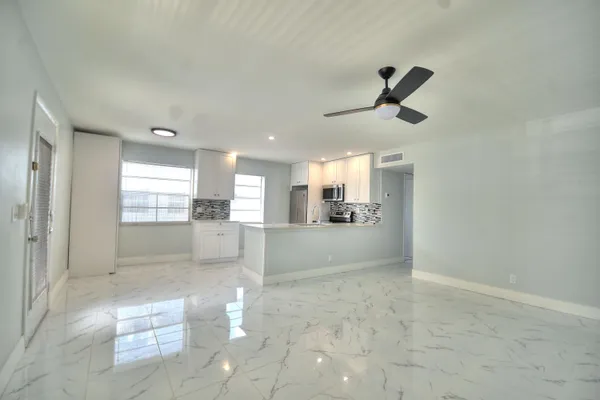 $2,150 | 137 Normandy Lane, Unit 137, Delray Beach, FL 33484