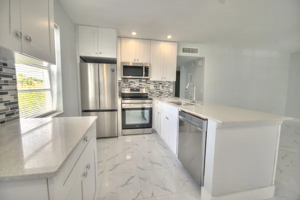 $2,150 | 137 Normandy Lane, Unit 137, Delray Beach, FL 33484